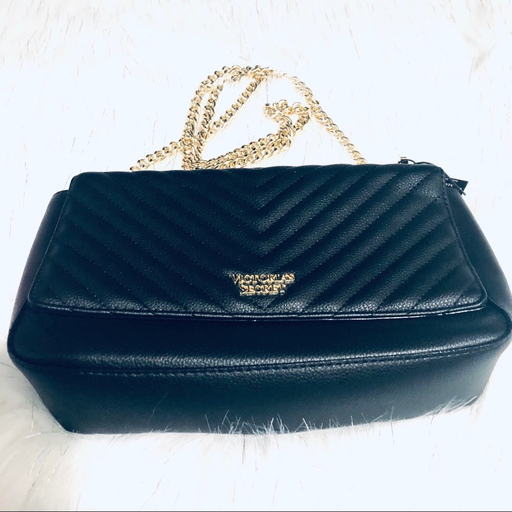 VICTORIA SECRET PEBBLED V QUILT CROSSBODY - Picture 3 of 5